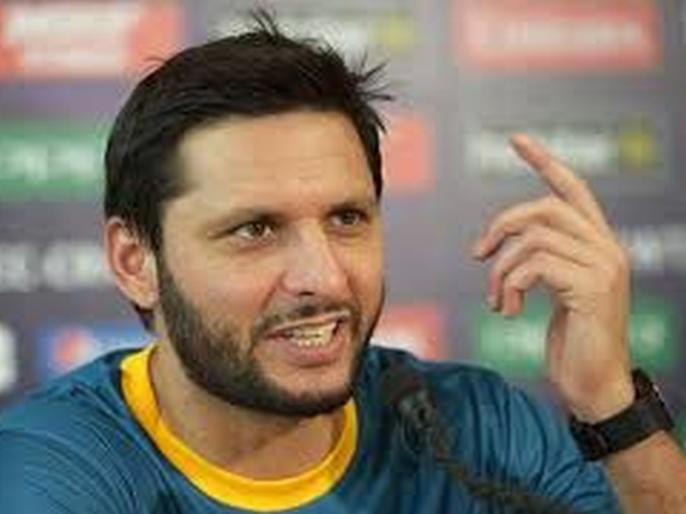 Shahid Afridi says former Pakistan players should follow in Rahul Dravid's footsteps | राहुल द्रविडकडून काहीतरी शिकलं पाहिजे; पाकिस्तानच्या दिग्गजांना शाहिद आफ्रिदीचा सल्ला! Shahid Afridi says former Pakistan players should follow in Rahul Dravid's footsteps | राहुल द्रविडकडून काहीतरी शिकलं पाहिजे; पाकिस्तानच्या दिग्गजांना शाहिद आफ्रिदीचा सल्ला!