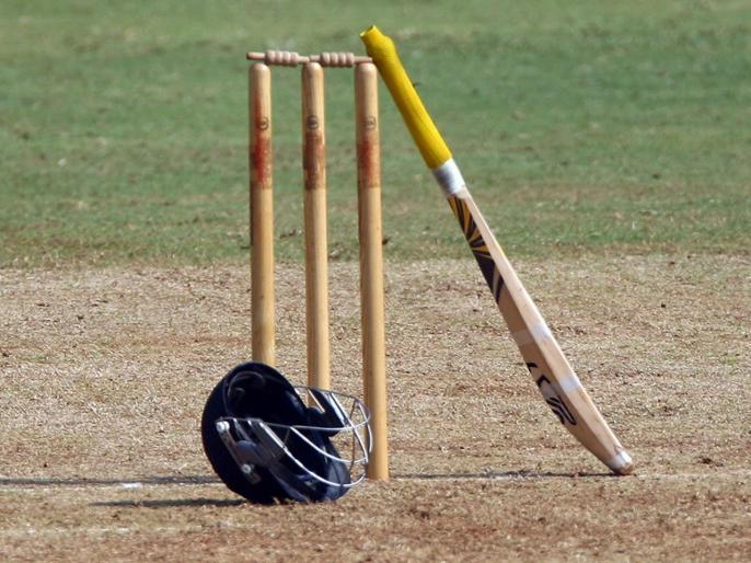 The whole team all out in four runs, no batsman's can make single run | चार धावांत संपूर्ण संघ माघारी, एकही फलंदाज फोडू शकला नाही 'भोपळा'! The whole team all out in four runs, no batsman's can make single run | चार धावांत संपूर्ण संघ माघारी, एकही फलंदाज फोडू शकला नाही 'भोपळा'!