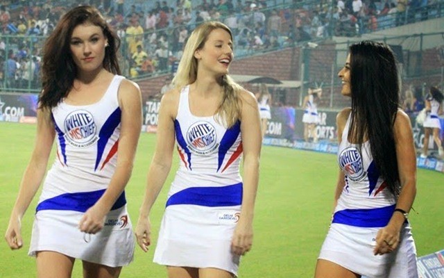 Cheerleaders give up big earnings in IPL for two years! | चीअरलीडर्स दोन वर्षे आयपीएलमधील मोठ्या कमाईला मुकल्या! Cheerleaders give up big earnings in IPL for two years! | चीअरलीडर्स दोन वर्षे आयपीएलमधील मोठ्या कमाईला मुकल्या!