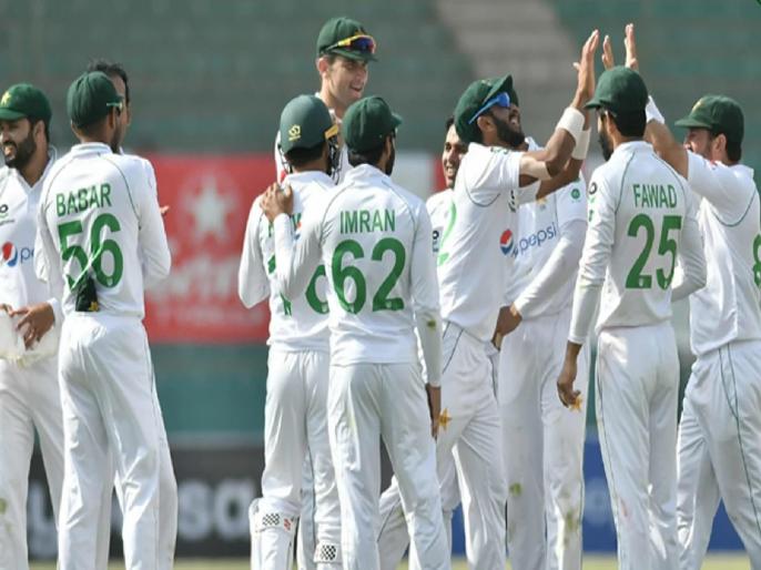 The. Pakistan's first day against Africa; They lost 4 wickets for 33 runs | द. आफ्रिकेविरुद्ध पाकिस्तानची पहिल्याच दिवशी घसरगुंडी; ३३ धावांत ४ फलंदाज गमावले The. Pakistan's first day against Africa; They lost 4 wickets for 33 runs | द. आफ्रिकेविरुद्ध पाकिस्तानची पहिल्याच दिवशी घसरगुंडी; ३३ धावांत ४ फलंदाज गमावले