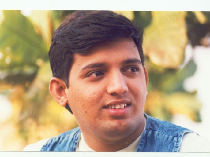 सुलभा देशपांडे, रीमा लागू आणि लालन सारंग यांचे अशा या दोघी नाटक पुन्हा