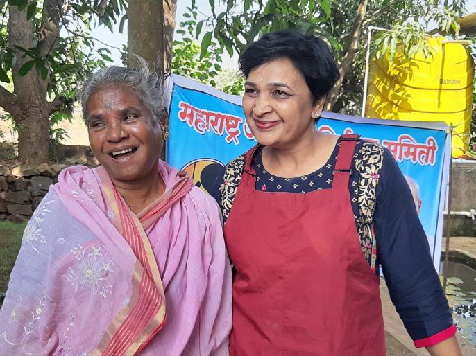 Jatmukti was released and Jasmukti, the first joker in the flutterous humor-Ratnagiri district on her face | खऱ्या अर्थाने ' ती 'दिसू लागली 'स्त्री 'सारखी-रत्नागिरी जिल्ह्यातील पहिली जटामुक्ती Jatmukti was released and Jasmukti, the first joker in the flutterous humor-Ratnagiri district on her face | खऱ्या अर्थाने ' ती 'दिसू लागली 'स्त्री 'सारखी-रत्नागिरी जिल्ह्यातील पहिली जटामुक्ती