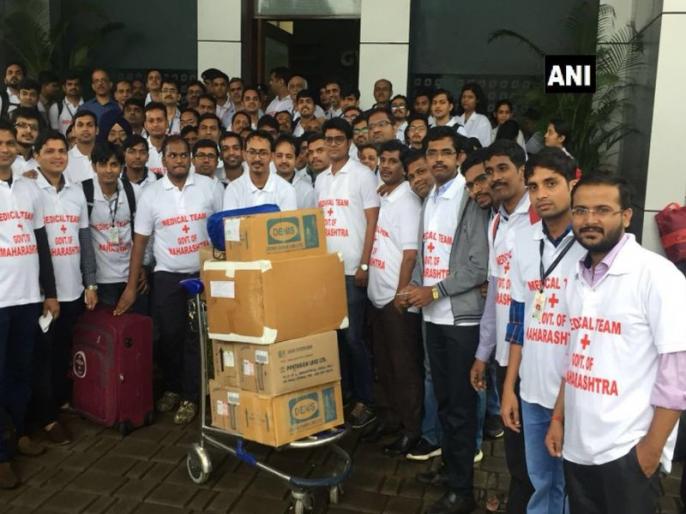 Kerala Flood Relief : 81doctors from maharashtra leave for help | केरळच्या मदतीसाठी महाराष्ट्राची धाव, 81 डॉक्टरांची टीम रवाना Kerala Flood Relief : 81doctors from maharashtra leave for help | केरळच्या मदतीसाठी महाराष्ट्राची धाव, 81 डॉक्टरांची टीम रवाना