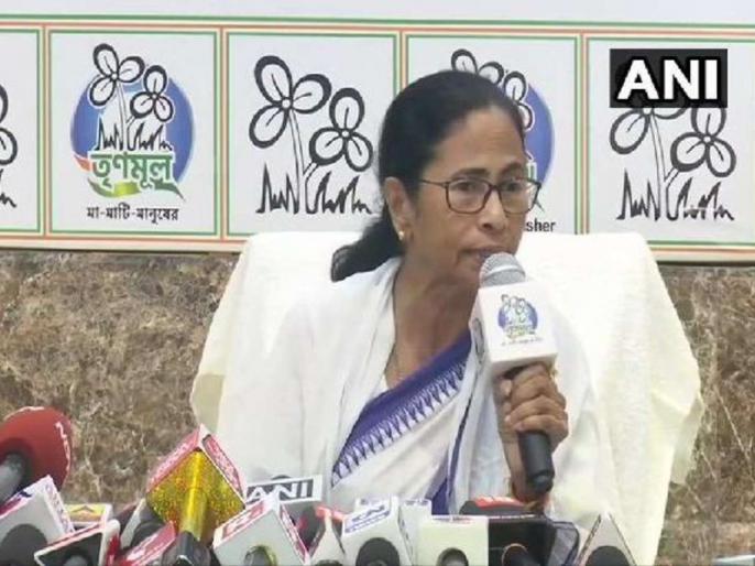 Seeking the election commission for BJP's victory, Mamta's grave accusations | भाजपाच्या विजयासाठी निवडणूक आयोग प्रयत्नशील, ममतांचा गंभीर आरोप Seeking the election commission for BJP's victory, Mamta's grave accusations | भाजपाच्या विजयासाठी निवडणूक आयोग प्रयत्नशील, ममतांचा गंभीर आरोप