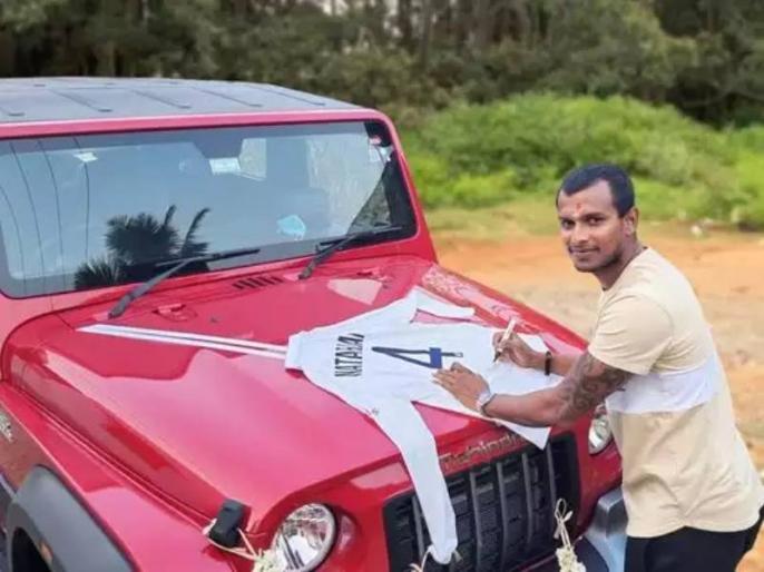 anand Mahindra Gifted Thar To T Natarajan Fast Bowlers Reply Will Win Your Heart | आनंद महिंद्रांनी वचन पाळलं! टी.नटराजनला गिफ्ट केली 'महिंद्रा थार'; रिटर्न गिफ्टही मिळालं anand Mahindra Gifted Thar To T Natarajan Fast Bowlers Reply Will Win Your Heart | आनंद महिंद्रांनी वचन पाळलं! टी.नटराजनला गिफ्ट केली 'महिंद्रा थार'; रिटर्न गिफ्टही मिळालं