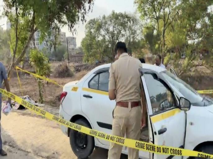 दुहेरी हत्याकांडाने बदलापूर हादरले; ओला चालक आणि महिलेचा मृतदेह कारमध्ये सापडला