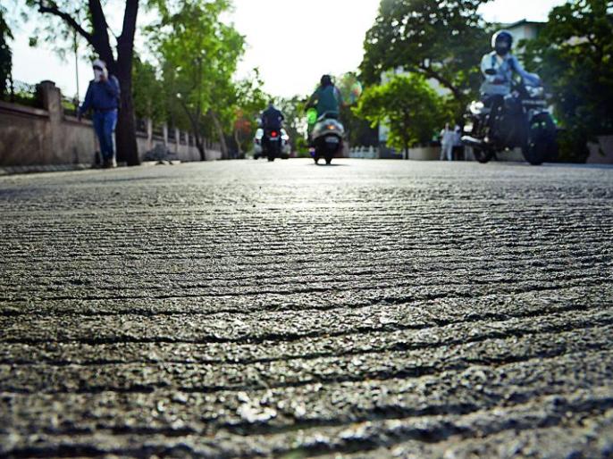 This cement road in Nagpur is right, the rest are wrong? | नागपुरातील हा सिमेंट रोड योग्य, बाकीचे चुकीचे आहेत का? This cement road in Nagpur is right, the rest are wrong? | नागपुरातील हा सिमेंट रोड योग्य, बाकीचे चुकीचे आहेत का?