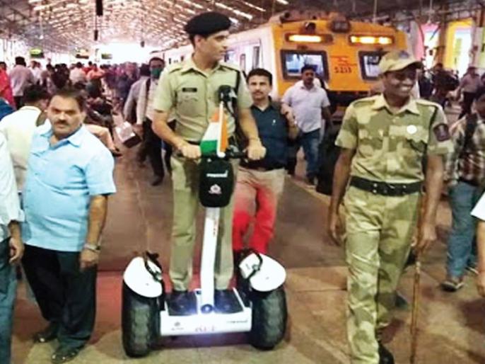 Railway security forces to be strengthened; Six new vehicles in Western Railway | रà¥à¤²à¥à¤µà¥ सà¥à¤°à¤à¥à¤·à¤¾ दल हà¥à¤£à¤¾à¤° à¤à¤£à¤à¥ बळà¤à¤; पशà¥à¤à¤¿à¤® रà¥à¤²à¥à¤µà¥à¤à¥à¤¯à¤¾ ताफà¥à¤¯à¤¾à¤¤ सहा नवॠवाहनà¥