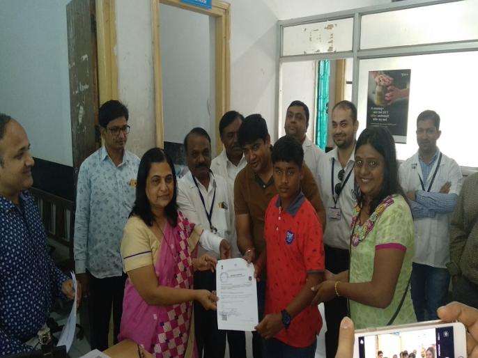 Hemophilia patients get 'Swavalamban card' | हिमोफेलिया रुग्णांना मिळाले ‘स्वावलंबन कार्ड’ Hemophilia patients get 'Swavalamban card' | हिमोफेलिया रुग्णांना मिळाले ‘स्वावलंबन कार्ड’