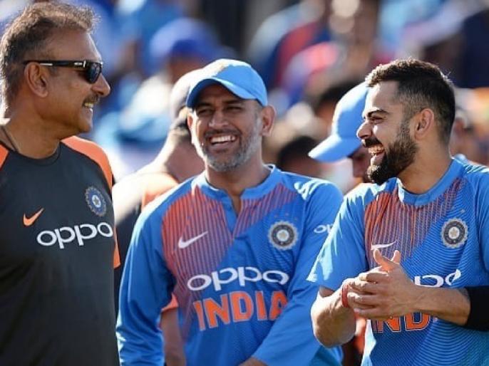 After MS Dhoni, Virat Kohli's lockdown look goes viral on social media - see pics | महेंद्रसिंग धोनीनंतर विराट कोहलीचा लॉकडाऊन लूक व्हायरल; डोळ्यांवर बसणार नाही विश्वास! After MS Dhoni, Virat Kohli's lockdown look goes viral on social media - see pics | महेंद्रसिंग धोनीनंतर विराट कोहलीचा लॉकडाऊन लूक व्हायरल; डोळ्यांवर बसणार नाही विश्वास!