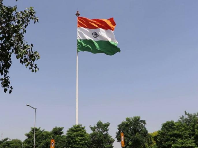 The flag is high on ours ..... all over the country the tricolor salute, the social media become 'Jai Hind' | à¤à¤à¤¡à¤¾ à¤à¤à¤à¤¾ रहॠहमारा..... दà¥à¤¶à¤à¤°à¤¾à¤¤ तिरà¤à¤à¥à¤¯à¤¾à¤²à¤¾ सलामà¥, सà¥à¤¶à¤² मà¥à¤¡à¤¿à¤¯à¤¾ 'हिà¤à¤¦'मय