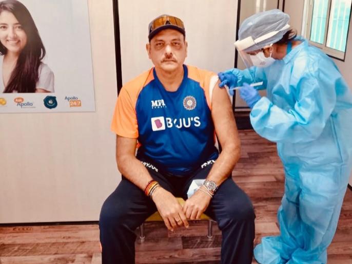 Team India coach Ravi Shastri got the first dose of COVID-19 vaccine | Ravi Shastri : टीम इंडियाचे मुख्य प्रशिक्षक रवी शास्त्री यांनी घेतली कोरोना लस; म्हणाले... Team India coach Ravi Shastri got the first dose of COVID-19 vaccine | Ravi Shastri : टीम इंडियाचे मुख्य प्रशिक्षक रवी शास्त्री यांनी घेतली कोरोना लस; म्हणाले...