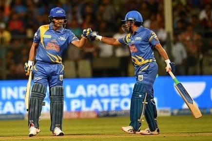 Road Safety World Series : "Parampara, Pratishtha, Anushasan" Virender Sehwag tweets about Sachin Tendulkar after explosive inning | Road Safety World Series : "परंपरा, प्रतिष्ठा आणि अनुशासन…" विस्फोटक खेळीनंतर वीरूने सचिनबाबत केले भन्नाट ट्विट Road Safety World Series : "Parampara, Pratishtha, Anushasan" Virender Sehwag tweets about Sachin Tendulkar after explosive inning | Road Safety World Series : "परंपरा, प्रतिष्ठा आणि अनुशासन…" विस्फोटक खेळीनंतर वीरूने सचिनबाबत केले भन्नाट ट्विट