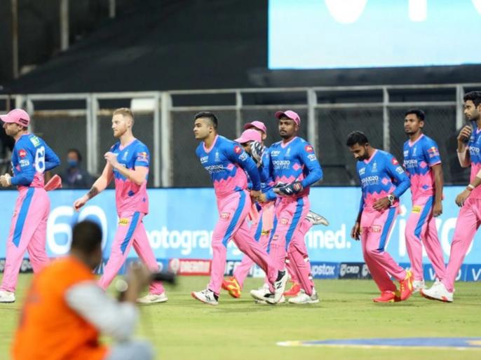 Ben Stokes will be out of action for at least 12 weeks after scans revealed a fracture on his left index finger | Big Blow : राजस्थान रॉयल्सनं विजय मिळवला, परंतु अष्टपैलू खेळाडू १२ आठवड्यांसाठी Out of Action झाला! Ben Stokes will be out of action for at least 12 weeks after scans revealed a fracture on his left index finger | Big Blow : राजस्थान रॉयल्सनं विजय मिळवला, परंतु अष्टपैलू खेळाडू १२ आठवड्यांसाठी Out of Action झाला!