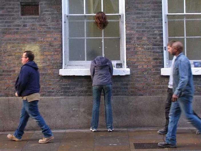 'या' अनोख्या पुतळ्यांना तुम्हाला काही सांगायचंय, ओळखा काय सांगताहेत