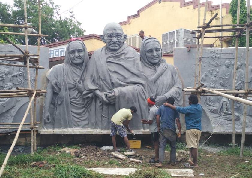 Murals of Bapu's work in Wardha will reveal the sculptures of history | वर्ध्यात बापूंच्या कार्याची भित्ती शिल्पे उलगडणार इतिहासाची पाने