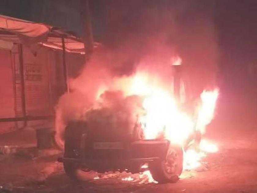  Thirteen vehicles were smashed in Sangli, one four-wheeler burnt | सांगलीत तेरा वाहने फोडली, एक चारचाकी जाळली ; नशाबाज तरुणांचे कृत्य