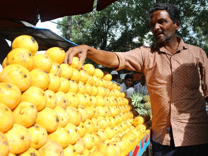 Kolhapur: Onion prices rose due to fall in arrivals in vegetable prices | कोल्हापूर : भाजीपाल्याच्या दरात वाढ, आवक घटल्याने कांदाही वधारला