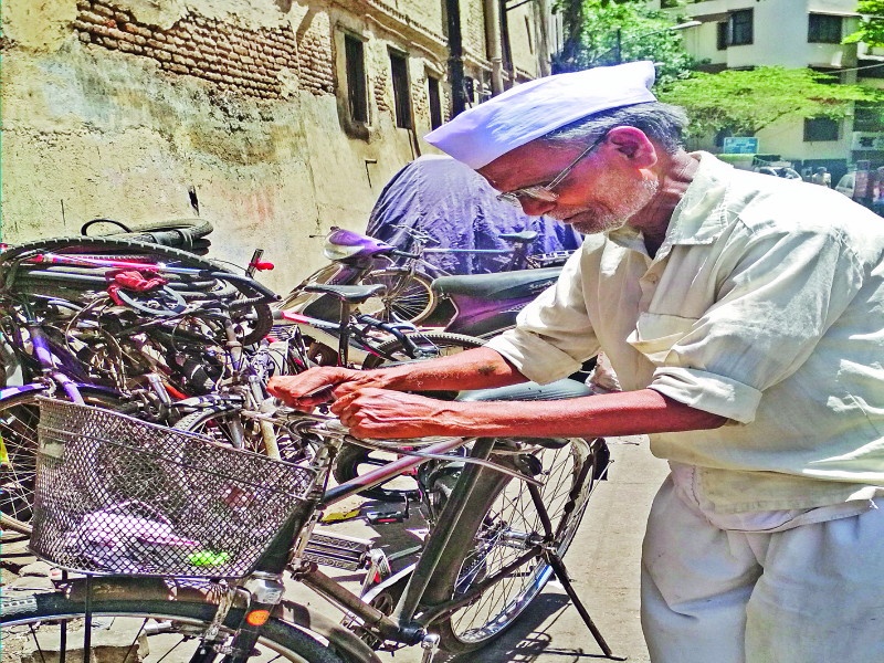 International cycle Day: 'one man who named after millions of cycles | आंतरराष्ट्रीय सायकल दिन : लाखो सायकलवर नाव टाकणारा '' अवलिया ''
