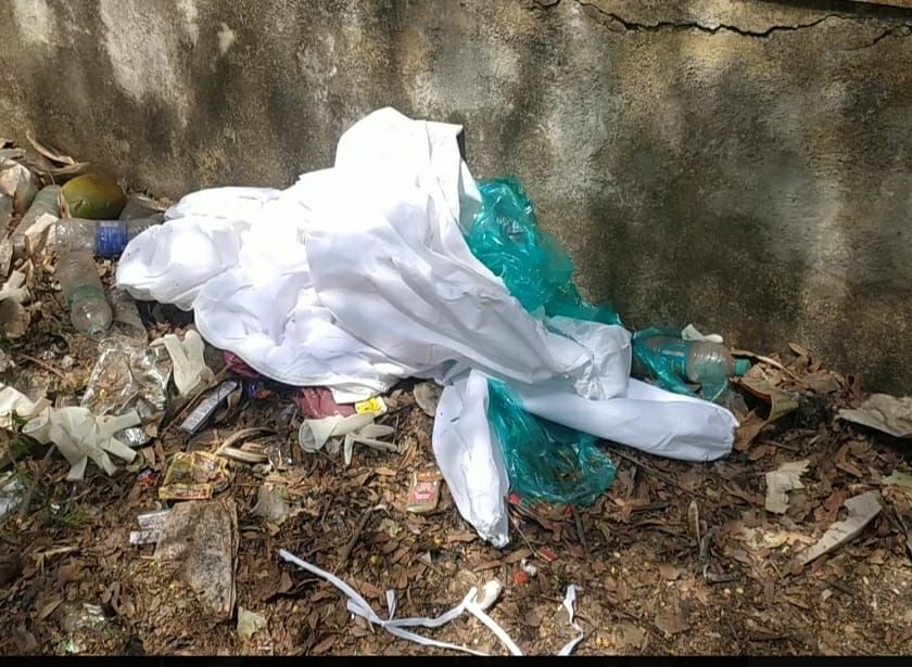 Bring plastic and white cloth for Corona patient's body. | कोरोना रुग्णाच्या मृतदेहासाठी प्लास्टिक व पांढरे कापड आणा..