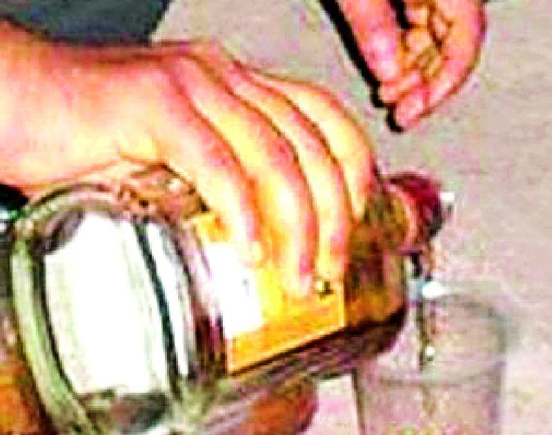 Liquor in the Rajaram area | राजाराम परिसरात दारूचा महापूर