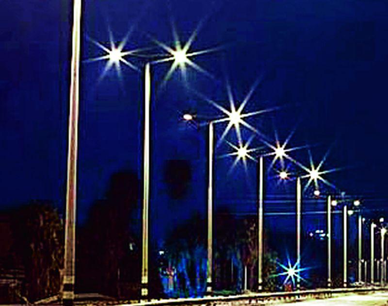 Streetlights embroiled in a dispute between the city council and the highway | नगर परिषद व महामार्गाच्या वादात अडकले पथदिवे