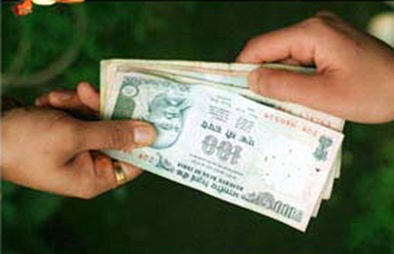Five thousand rupees bribe takali martyr ... | पाच हजाराची लाच घेताना तलाठी जेरबंद...