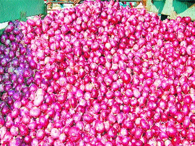 Impact on onion buying transactions | कांदा खरेदी-विक्री व्यवहारावर परिणाम