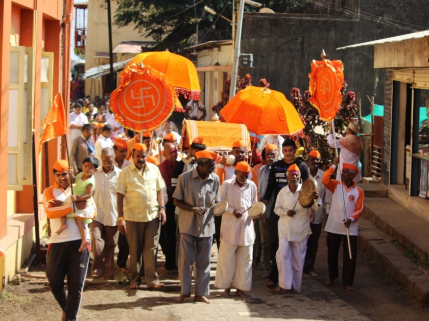 Satara: The presence of thousands of devotees, the presence of thousands of devotees on Sajjangad, the presence of thousands of devotees | सातारा : सज्जनगडावर श्रीराम जय रामचा गजर, हजारो भाविकांची उपस्थिती