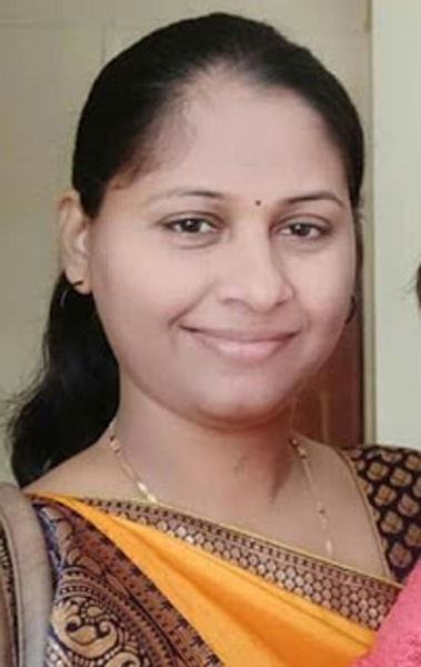 Shocking; Woman lawyer commits suicide by hanging herself at her residence in Solapur | धक्कादायक; महिला वकिलाची सोलापुरातील राहत्या घरी गळफास घेऊन आत्महत्या 