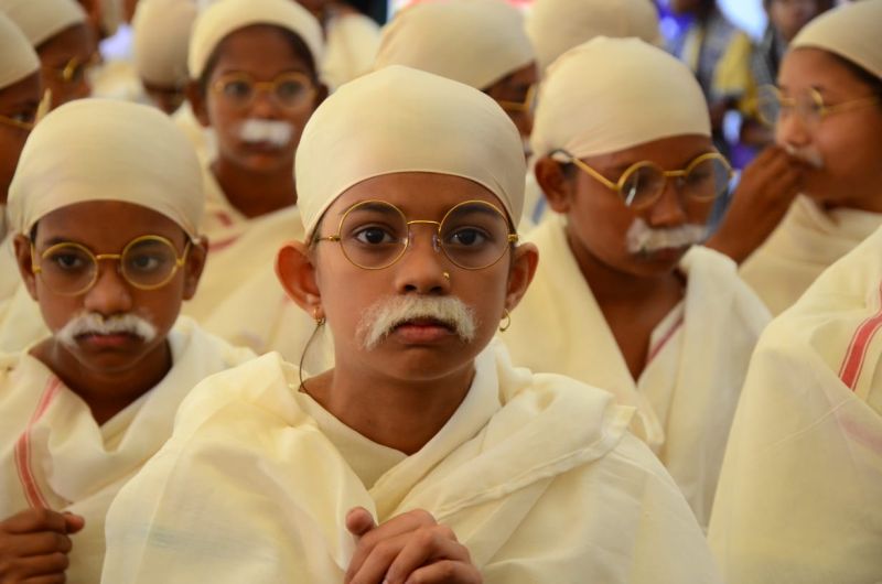 150 Gandhiji appears in Nagpur; The country's first venture | नागपुरात अवतरले १५० गांधीजी; देशातील पहिला उपक्रम