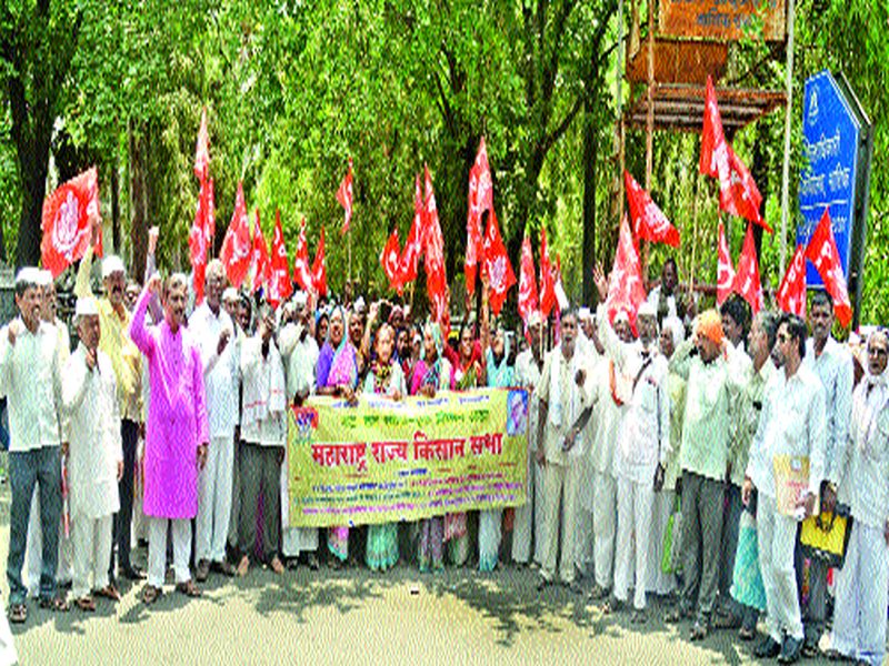  The agitation of farmers' movement for the demands of farmers | शेतकऱ्यांच्या मागण्यांसाठी  किसान सभेचे आंदोलन