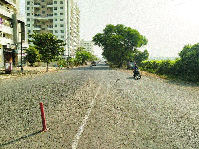  Road construction for fifteen years; Waiting for the traffic to open | पंधरा वर्षांपासून रस्ता तयार; वाहतुकीस खुला होण्याची प्रतीक्षा