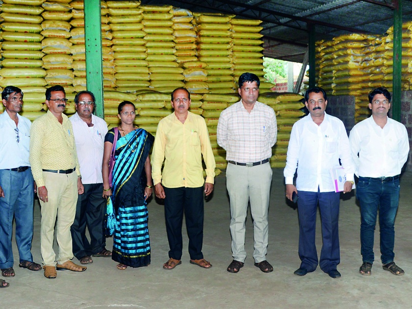 In the Ratnagiri, fake organic fertilizers were seized | रत्नागिरीत बनावट सेंद्रीय खतांचा साठा जप्त