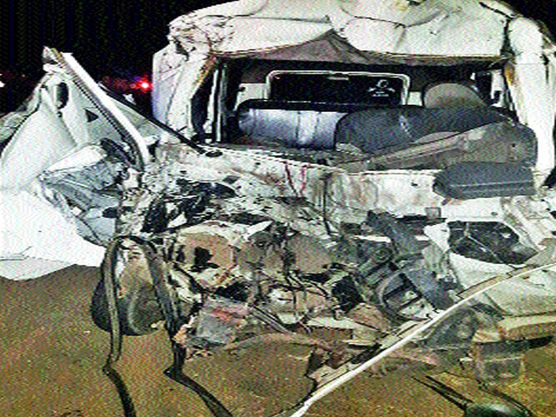 Igatpuri Taluka: Two killed in three different accidents in the night | इगतपुरी तालुका : रात्री घडलेल्या तीन वेगवेगळ्या दुर्घटना अपघातांत दोघे ठार