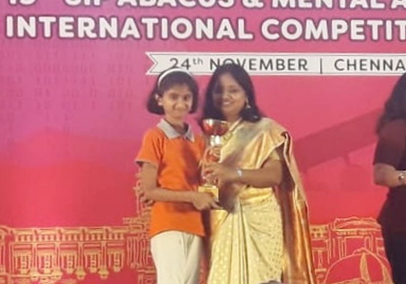 Akola's Devashri third in international abacus competition! | आंतरराष्ट्रीय अ‍ॅबॅकस स्पर्धेत अकोल्याची देवश्री देशात तिसरी!