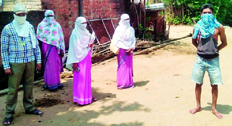 Door-to-door survey of 14 lakh citizens in the district | जिल्ह्यात १४ लाख नागरिकांचे डोअर-टू-डोअर सर्वेक्षण
