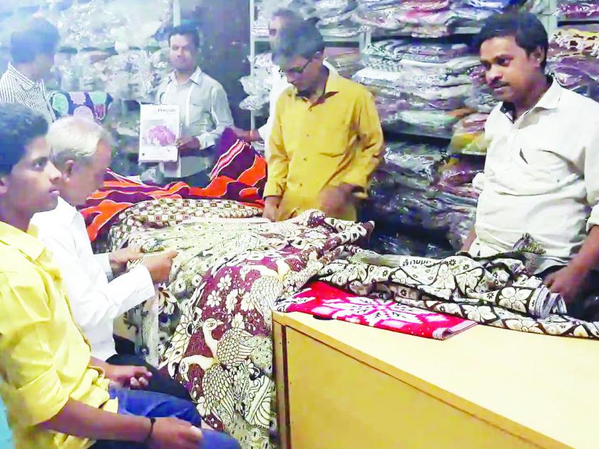 Good News; Sheets, towels and bedsheets will now be available at Solapur railway station | Good News;  आता सोलापूर रेल्वे स्थानकावर मिळणार चादर, टॉवेल अन् बेडशीट