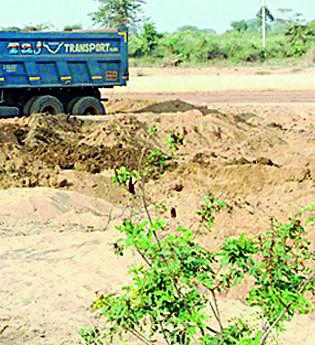 Increase in illegal sand excavation in Sindhevahi taluka | सिंदेवाही तालुक्यात अवैध रेती उत्खननात वाढ