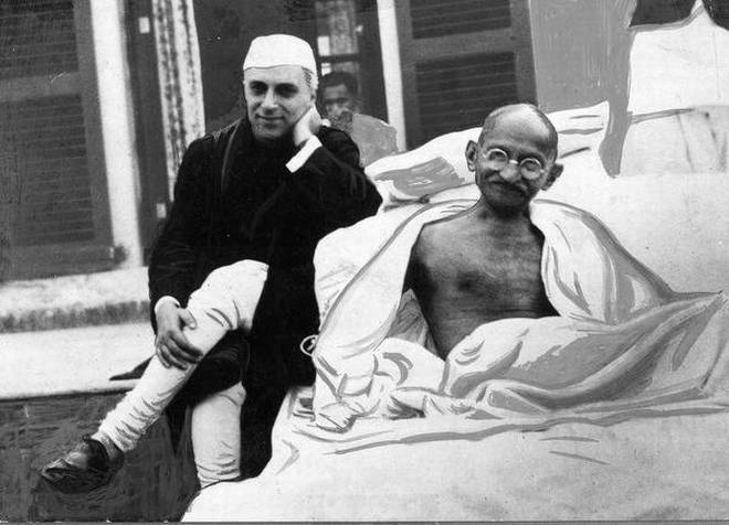Mahatma Gandhi is not just for India, but for the world | महात्मा गांधी केवळ भारतासाठी नव्हे तर जगासाठी मार्गदर्शक