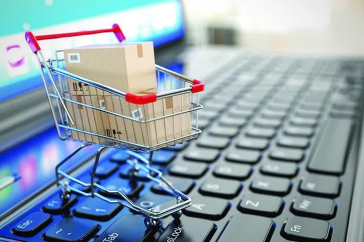 Local businesses are in trouble due to the increase in online shopping | आॅनलाईन खरेदी वाढल्यामुळे स्थानिक व्यावसायिक अडचणीत