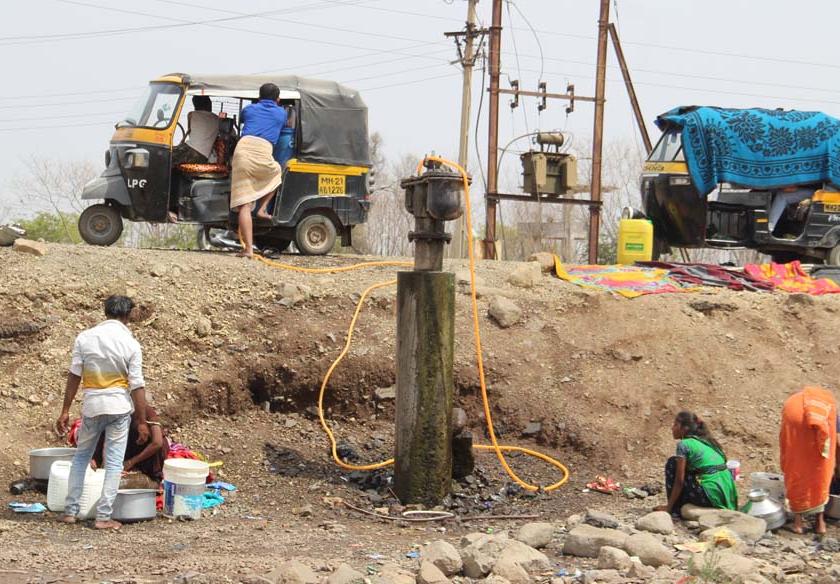 Jalna city's water thieves thieves again | जालना शहराचे पाणी पुन्हा चोरांच्या घशात