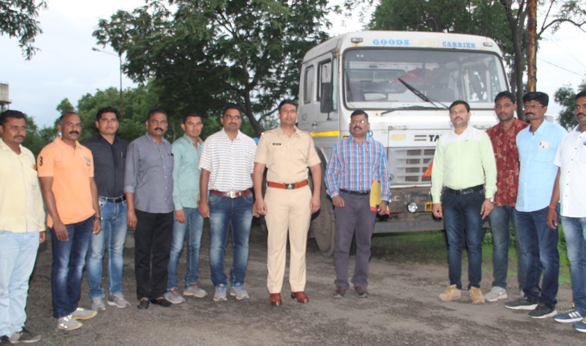 Jalna police seize the stolen trailer at Navi Mumbai | नवी मुंबई येथे चोरलेला ट्रेलर जालना पोलिसांनी घेतला ताब्यात