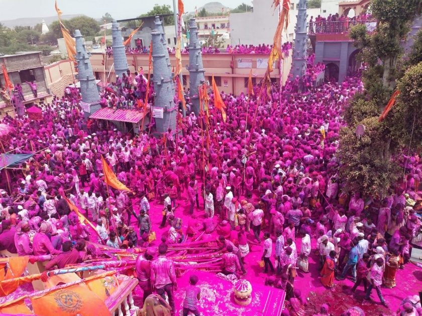 Khursundat Sasankenathi celebrations in the excitement | खरसुंडीत सासनकाठी सोहळा उत्साहात