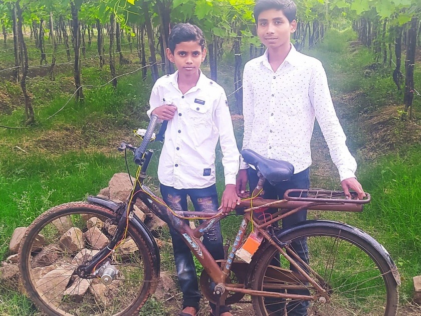 Two siblings built an electric bicycle | दोन भावंडांनी तयार केली विजेवर चालणारी सायकल