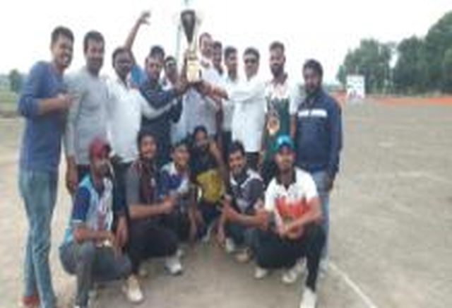 Igatpuri Revenue team won the title | इगतपुरी रिव्हेन्यू संघाने पटकावले अजिंक्यपद