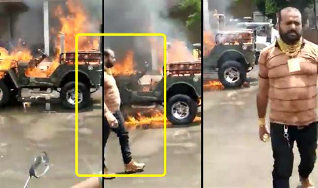 Gujtrat's gold man burnt his modified jeep to make a tik tok video; arrested | Video : Tik Tok च्या भानगडीत मॉडिफाईड जीपच पेटवली; तुरुंगाची हवा खाल्ली