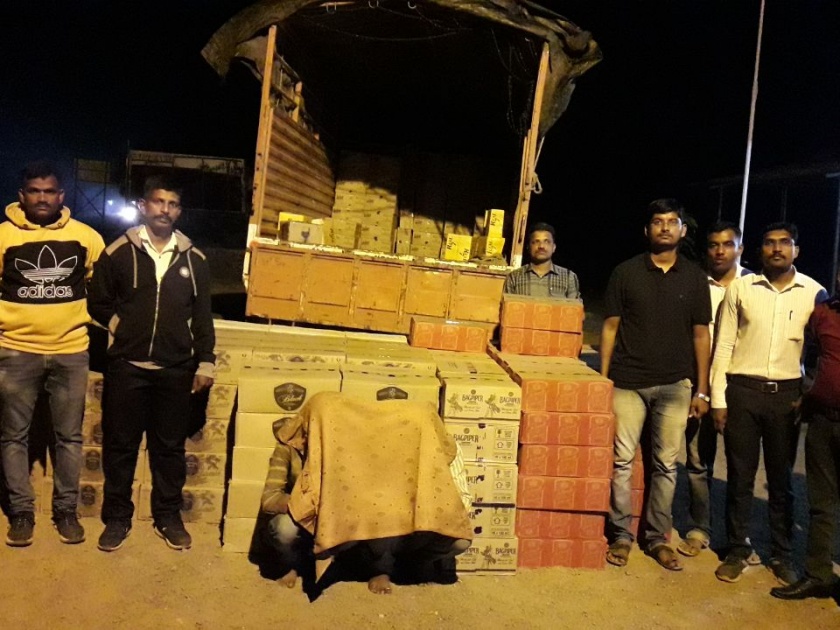 Two lakh liquor seized in Dagway, container possession: Two arrested in Sangli | डेगवेत २२ लाखांची दारू जप्त, कंटेनर ताब्यात : सांगलीमधील दोघांना अटक