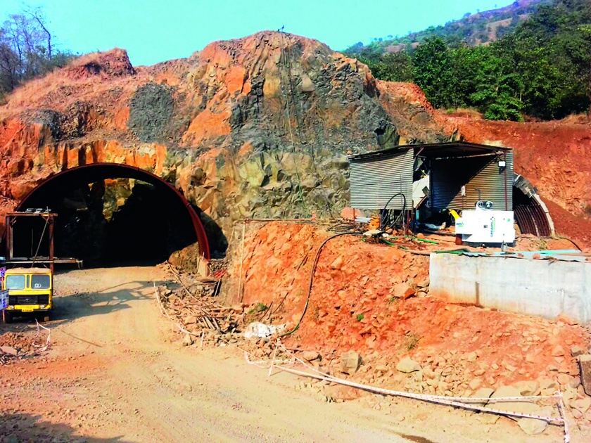 The work of the Kashedi tunnel completed about 5 meters long | कशेडी बोगद्याचे ३०० मीटर लांबीचे काम पूर्ण