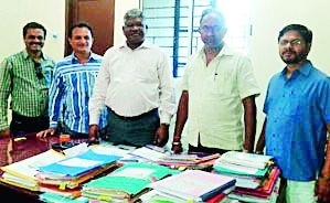 Primary teachers get Holi birangi | प्राथमिक शिक्षकांची होळी बेरंगी